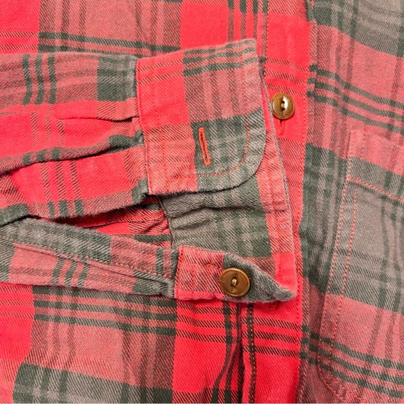 J Crew Button Up Shirt Men's Small Plaid Red Sportsmen's Outfitter Long Sleeves - Picture 6 of 7